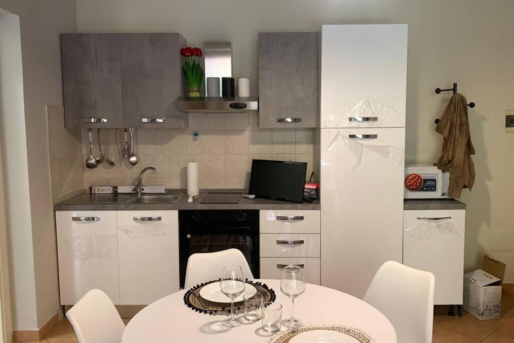Nest House - Esclusivo Appartamento Marina Di Olbia- Mater Olbia - Beaches - Close To The Airport - Private Parking- Full Comforts - 外观 照片