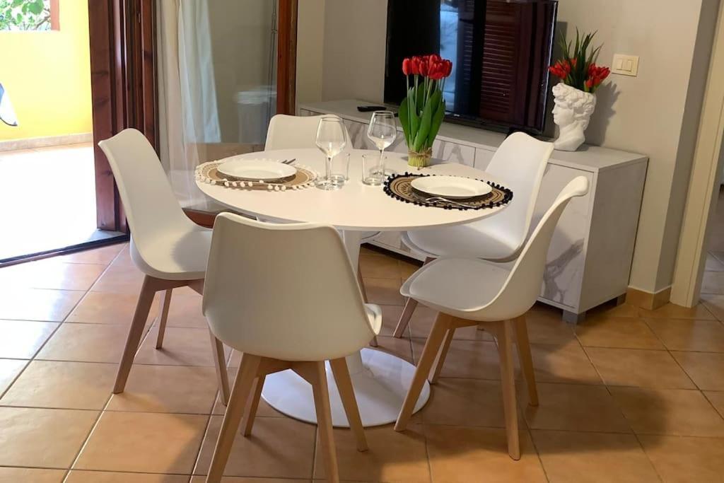 Nest House - Esclusivo Appartamento Marina Di Olbia- Mater Olbia - Beaches - Close To The Airport - Private Parking- Full Comforts - 外观 照片