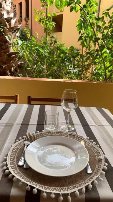 Nest House - Esclusivo Appartamento Marina Di Olbia- Mater Olbia - Beaches - Close To The Airport - Private Parking- Full Comforts - 外观 照片